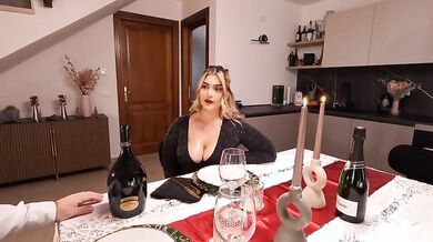 Scopata indimenticabile a Capodanno con amica bionda tettona