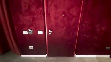 Appuntamento e scopata con segretaria in hotel