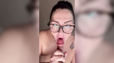 Ti faccio sborrare in video chiamata con queste bocce