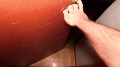 Mi incula in camera mia come una puttanella e mi viene in faccia