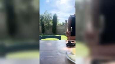 Pompino nel bagno del ristorante coppia italiana