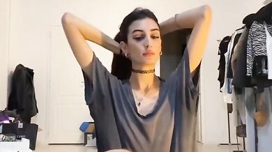 Pompino giovane fidanzata mora italiana amatoriale