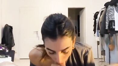 Pompino giovane fidanzata mora italiana amatoriale