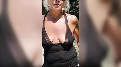 Moglie troia upskirt a Rimini