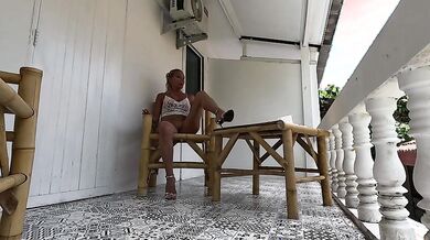 Moglie matura sarda tettona esibizionista