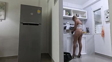 Moglie matura sarda tettona esibizionista