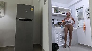 Moglie matura sarda tettona esibizionista