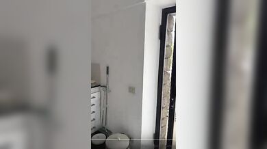 Milf fica scopata in cucina da marito maiale