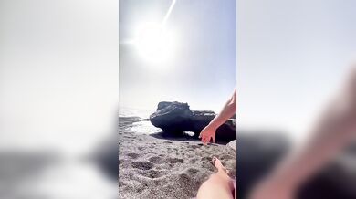 Sesso in spiaggia con sconosciuto
