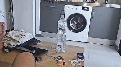 Mi ha scopato a pecorina sul divano