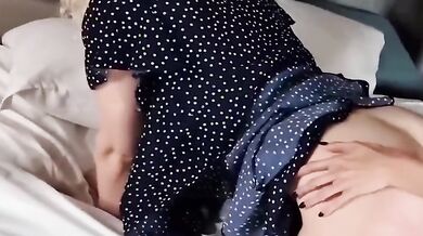 Mistress italiana scopa con strap on amica sottomessa