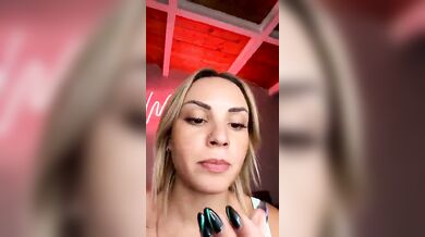 Vedete quanta sborra esce dalla mia fica Diretta OF