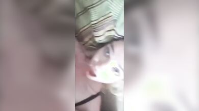 Succhiamelo bene il cazzo e guardami