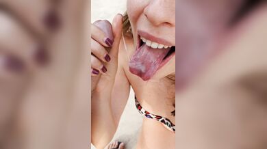 Mi svuota le palle in spiaggia