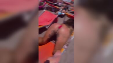 Alina Violenta in spiaggia