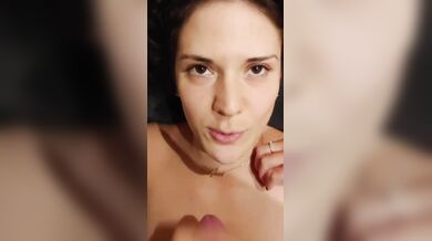 Mi sborri questo visino tutto pulito veramente?