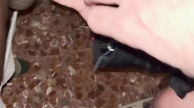 Moglie italiana lo succhia ad africano