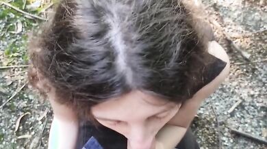 Non resiste alla sua bocca e sborra subito