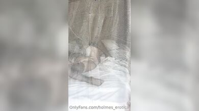 Sara Holmes masturbazione onlyfans