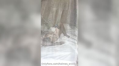 Sara Holmes masturbazione onlyfans