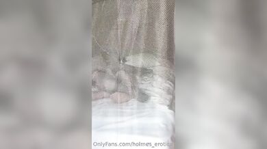 Sara Holmes masturbazione onlyfans