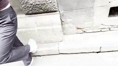 Studentessa accetta di scopare per soldi