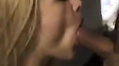 Eva Henger lo prende nel culo e si fa sborrare in bocca