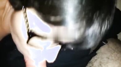 Pompino fidanzata con occhiali sborrata in faccia Pov