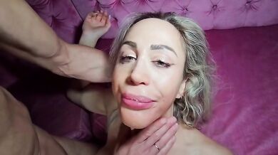 Anna scopata da bel cazzone al club scambisti