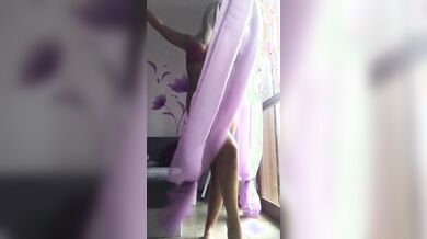 Carolina Barabaschi si masturba per i fans