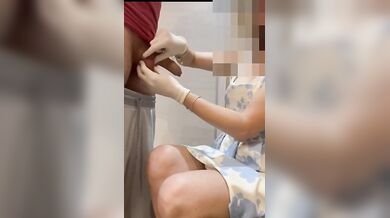 Androloga sega il cazzo e si fa scopare a pecorina