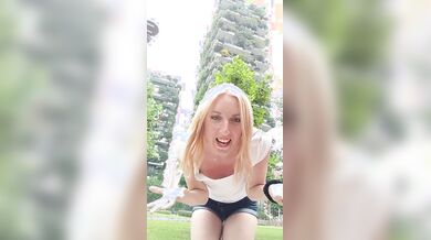 Ops biondina bosco verticale Milano Tiktok