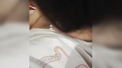 Godendosi un pompino dalla sua ragazza