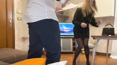 Colloqui con segretaria italiana tettona con scopata