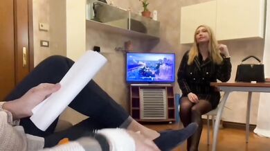 Colloqui con segretaria italiana tettona con scopata