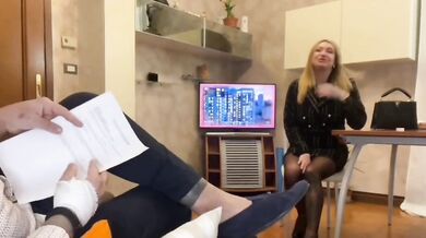 Colloqui con segretaria italiana tettona con scopata