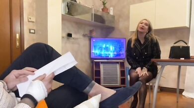 Colloqui con segretaria italiana tettona con scopata