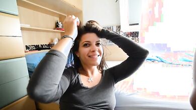 Scopa la fidanzata e le sborra in faccia