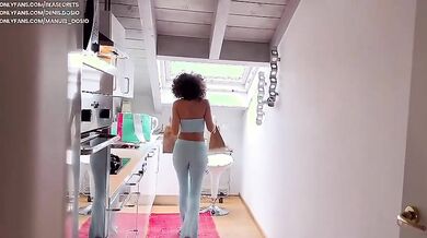 Bea spompina il cazzo a due amici