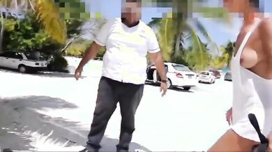 Sfizy esibizionismo in taxi