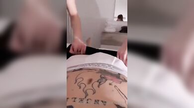 Studentesse italiane 18 anni segano l'amico