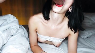 Lo succhia benissimo la mia troia