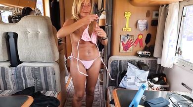 Camperando a cazzo duro con Rita tettona sarda