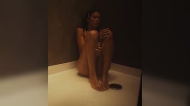 Elodie nuda scena hot