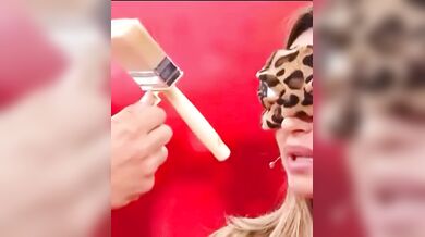 Anna Tatangelo brava con la bocca