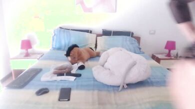 Luana Borgia si masturba n webcam