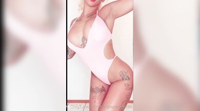 Bionda tettona social strip OF