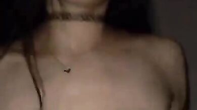 Galoppata teen con belle tettone