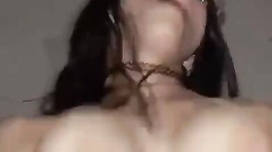 Galoppata teen con belle tettone