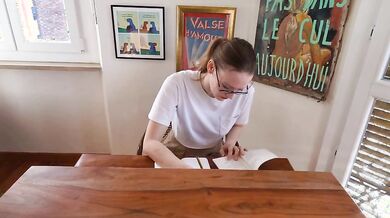 Luizaconlaz pausa studio si masturba